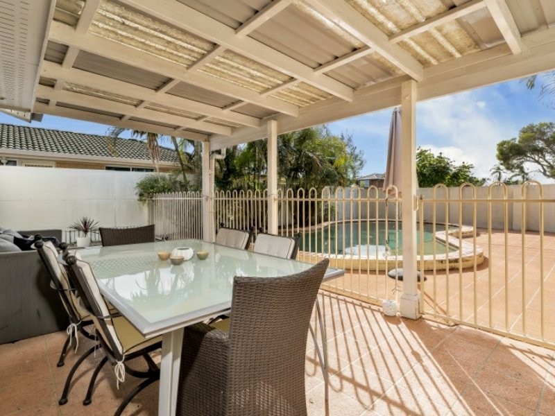 33 Endeavour Drive, Banksia Beach QLD 4507