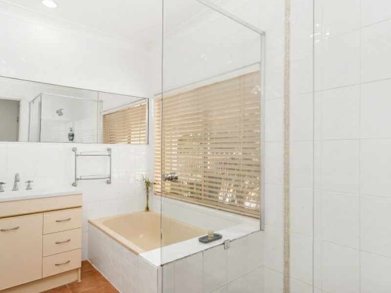 33 Endeavour Drive, Banksia Beach QLD 4507