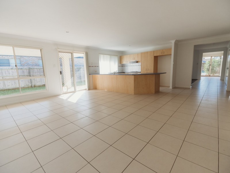 52 Corrimal Place, Sandstone Point QLD 4511