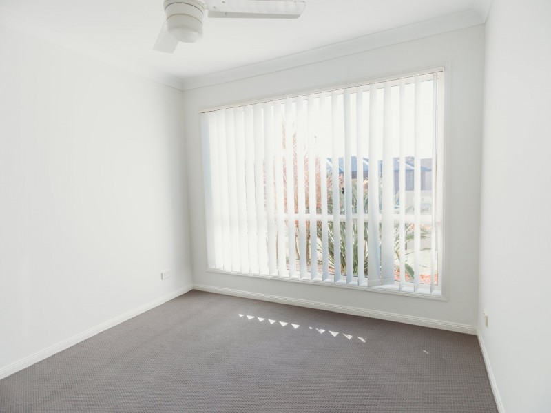 52 Corrimal Place, Sandstone Point QLD 4511