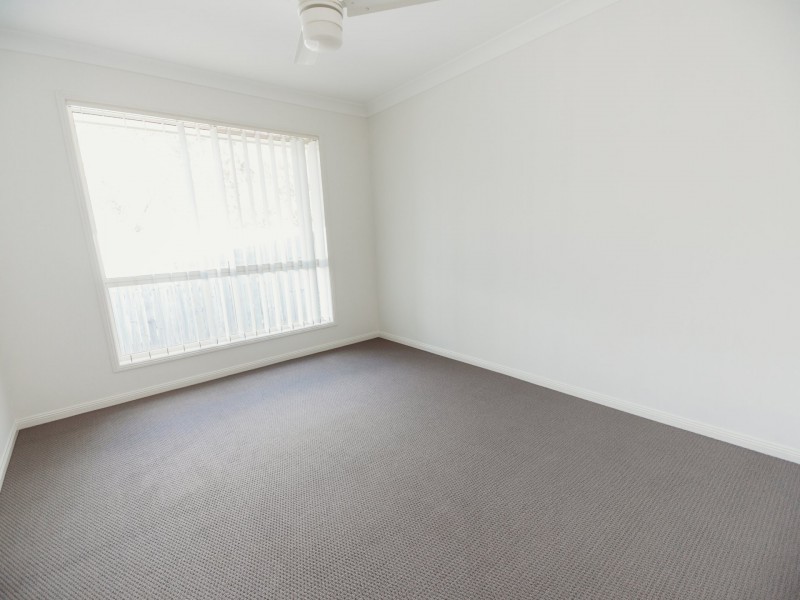 52 Corrimal Place, Sandstone Point QLD 4511