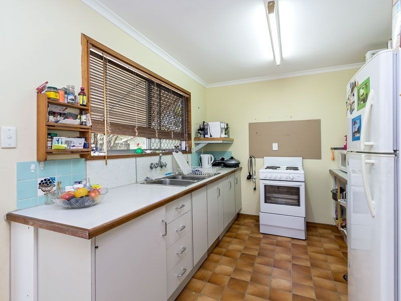 18 Elimbah Avenue, Toorbul QLD 4510