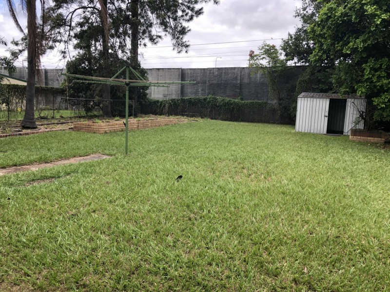 16 Railway Parade, Caboolture QLD 4510