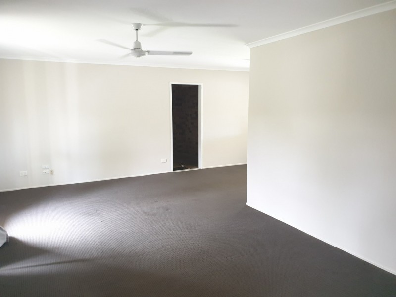 5 Hilldale Crescent, Morayfield QLD 4506