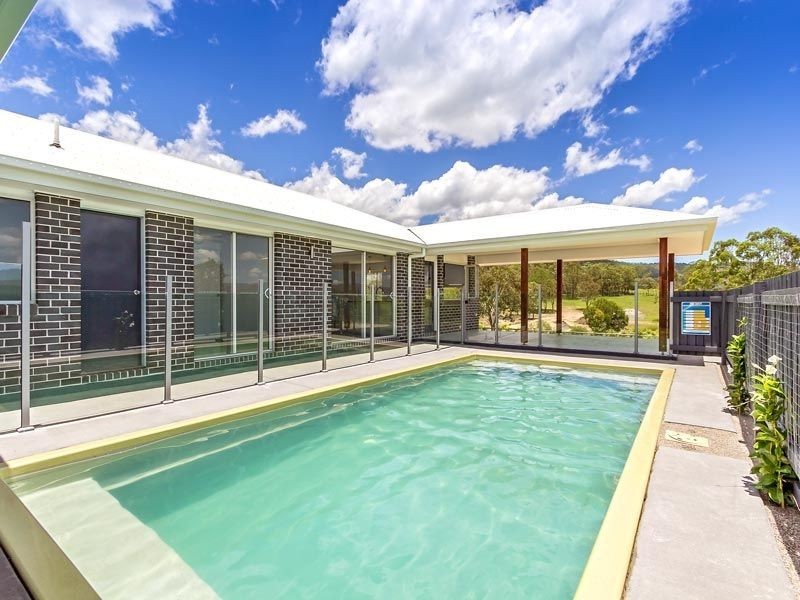 86 Sippel Drive, Woodford QLD 4514