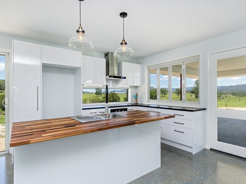 86 Sippel Drive, Woodford QLD 4514