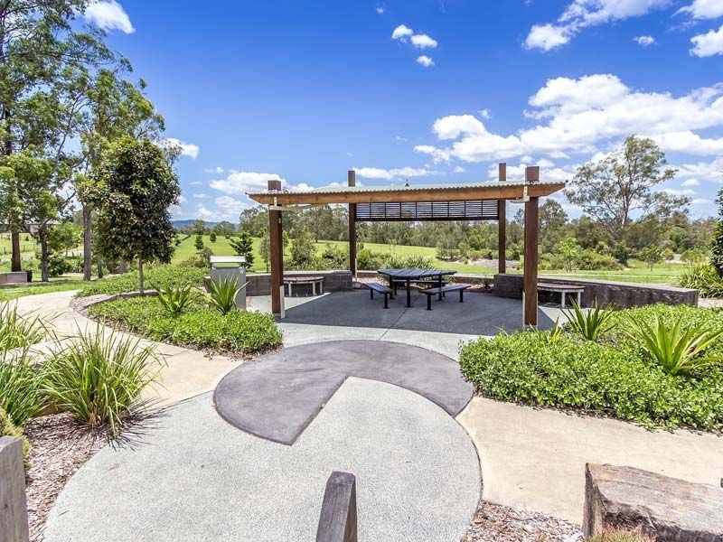 86 Sippel Drive, Woodford QLD 4514