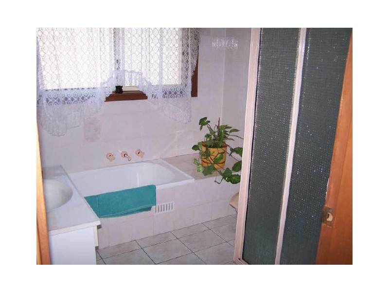 24 Excellent St, Vincentia NSW 2540