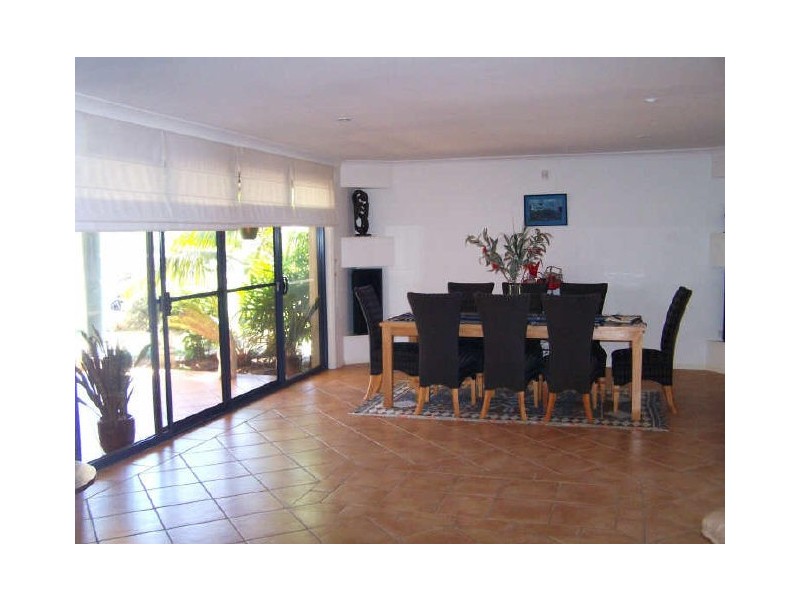 8 Raven Cl, Vincentia NSW 2540