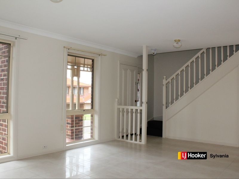 4 Dawson Place, Menai NSW 2234