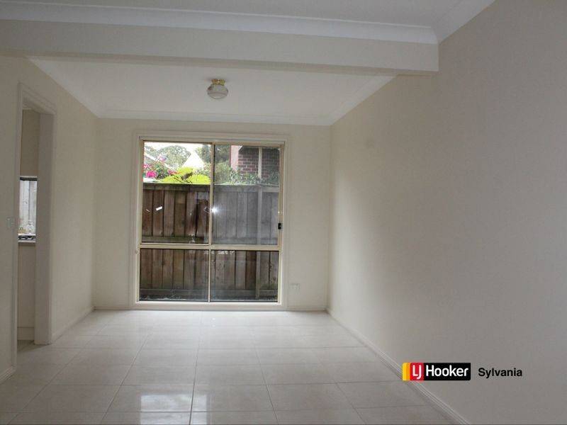 4 Dawson Place, Menai NSW 2234