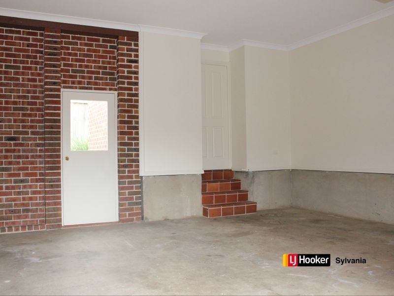 4 Dawson Place, Menai NSW 2234