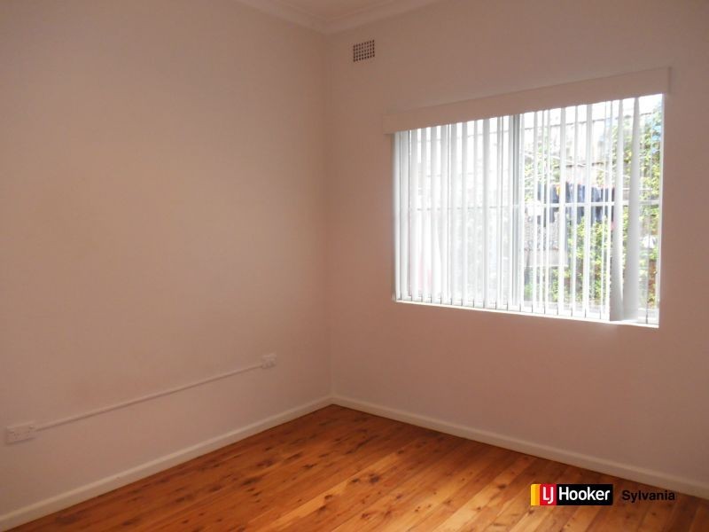 2/6 Kresser Grove, Canterbury NSW 2193
