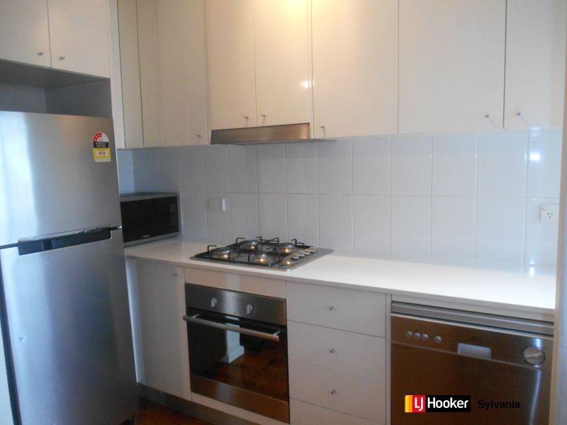2/6 Kresser Grove, Canterbury NSW 2193
