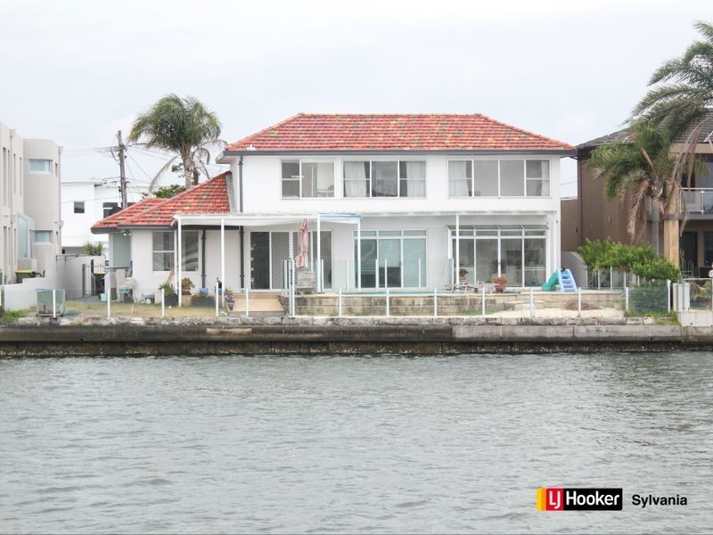6 Lachlan Avenue, Sylvania Waters NSW 2224