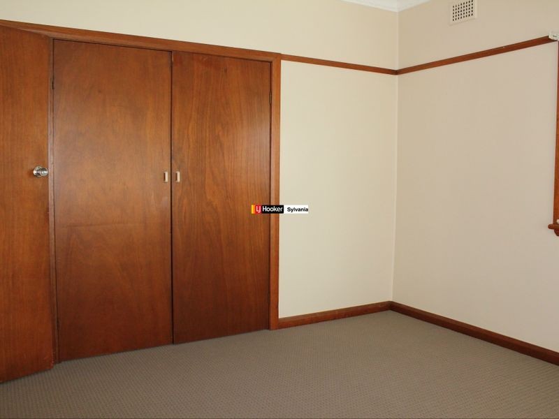 84 Flora Street, Kirrawee NSW 2232