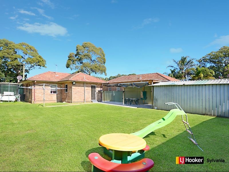 18 Baralga Crescent, Riverwood NSW 2210