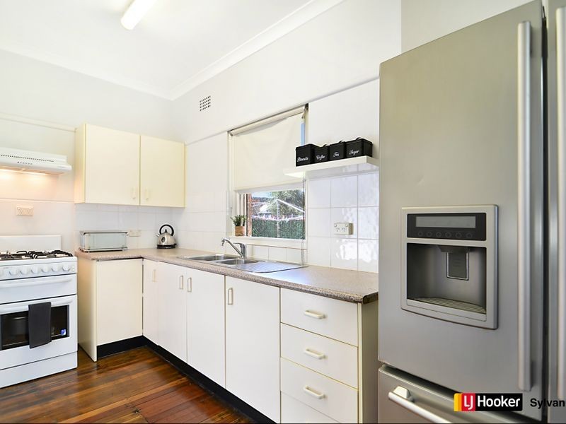 18 Baralga Crescent, Riverwood NSW 2210