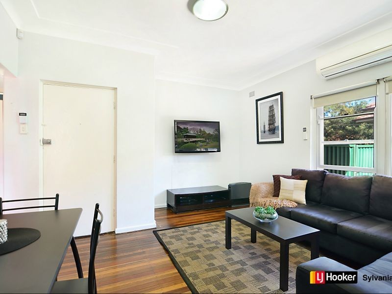 18 Baralga Crescent, Riverwood NSW 2210