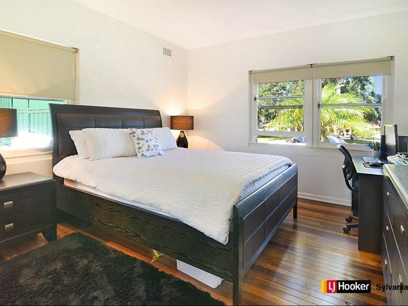 18 Baralga Crescent, Riverwood NSW 2210