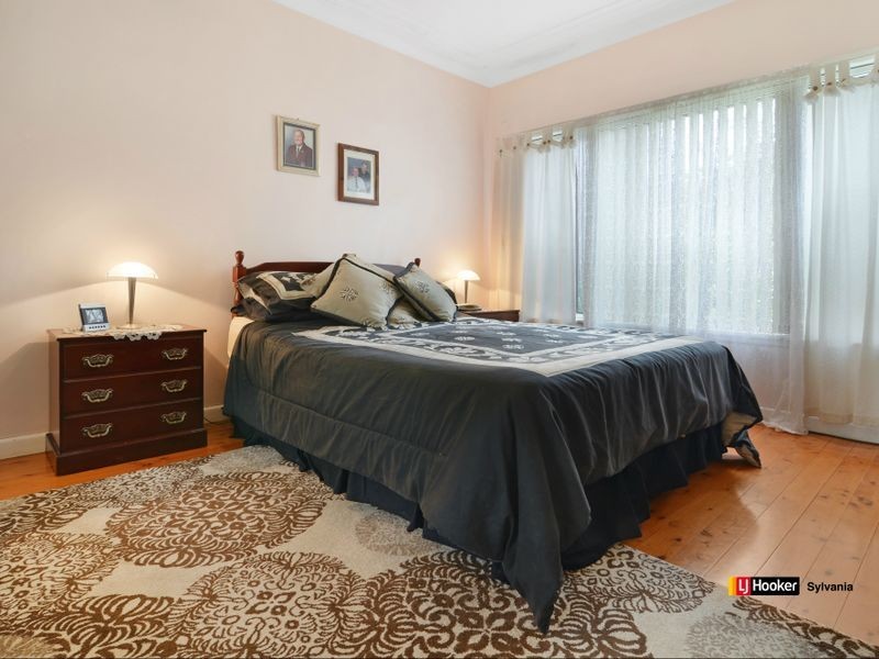 8 Kanangur Avenue, Gymea NSW 2227