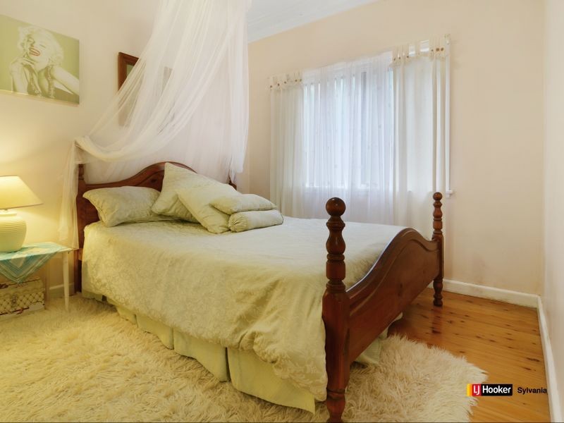 8 Kanangur Avenue, Gymea NSW 2227