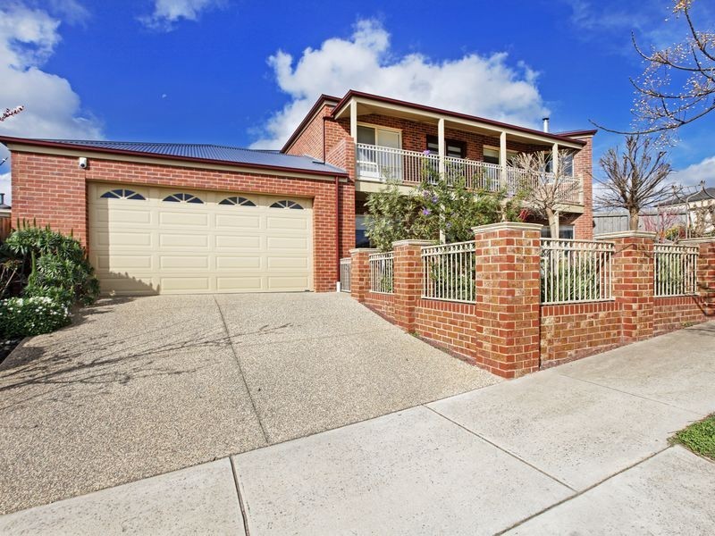 8 Jean Place, Grovedale VIC 3216