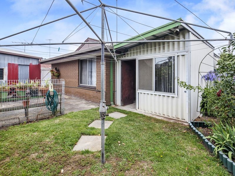 2 Janine Court, Newcomb VIC 3219