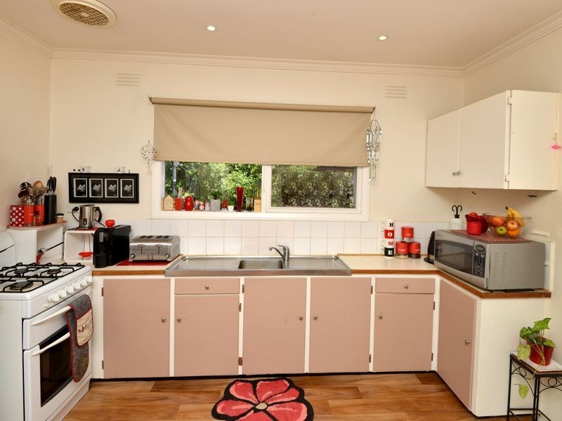 1/8 Poplar Street, Newcomb VIC 3219