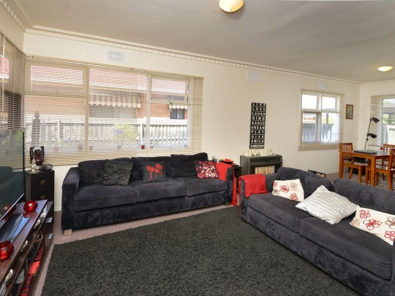 1/8 Poplar Street, Newcomb VIC 3219