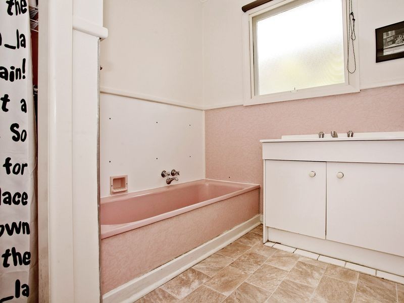 1/8 Poplar Street, Newcomb VIC 3219