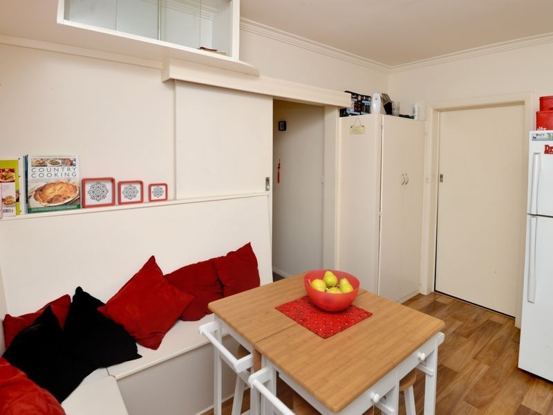 1/8 Poplar Street, Newcomb VIC 3219