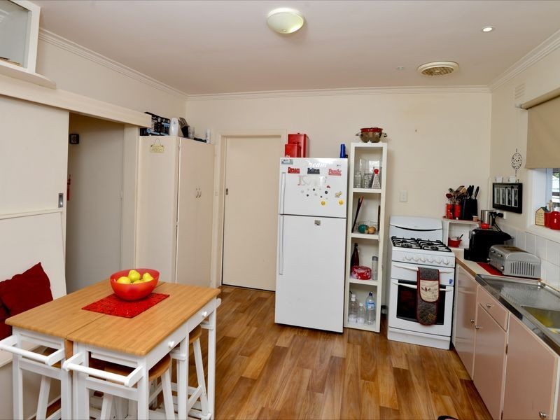 1/8 Poplar Street, Newcomb VIC 3219