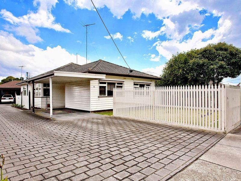 1/8 Poplar Street, Newcomb VIC 3219