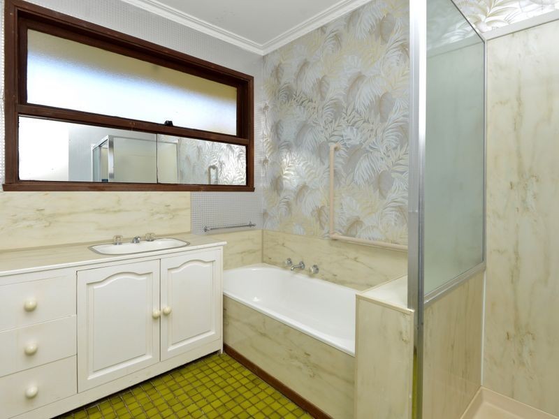 5 Wirth Court, Newcomb VIC 3219