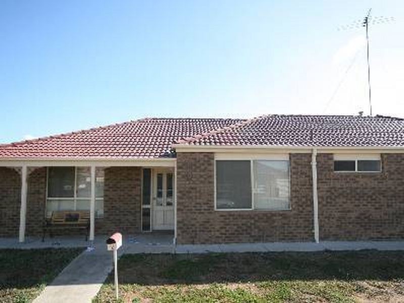 2 Redleaf Close, Lara VIC 3212