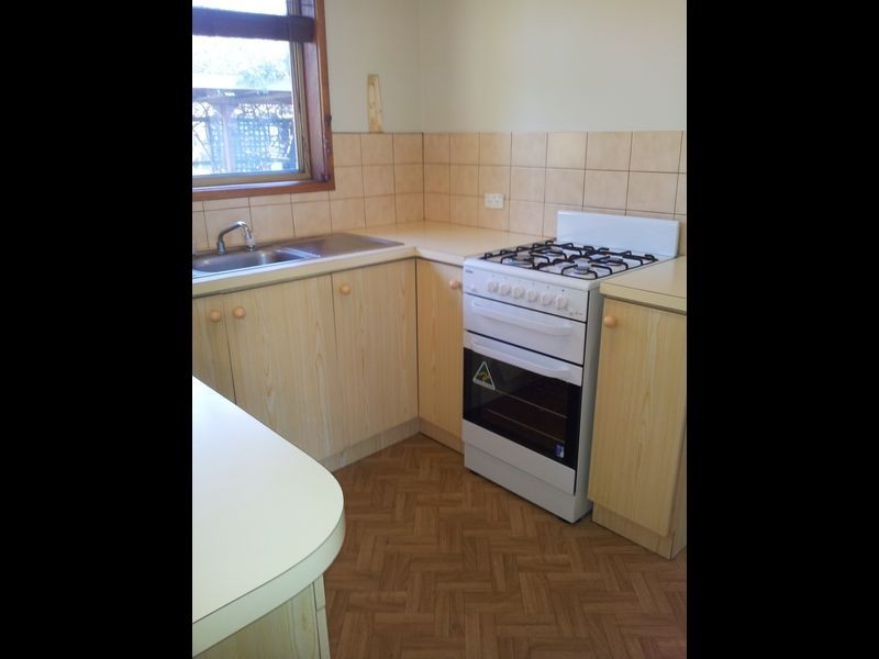 4 Universe Court, Whittington VIC 3219