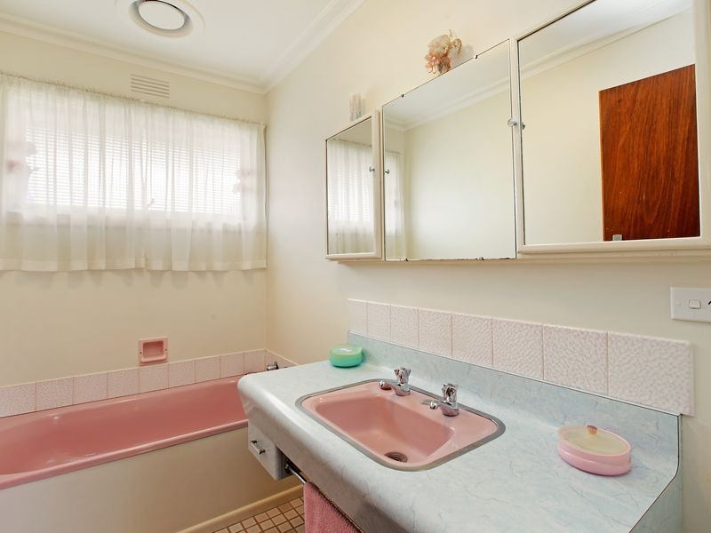 18 Forfar Road, Hamlyn Heights VIC 3215