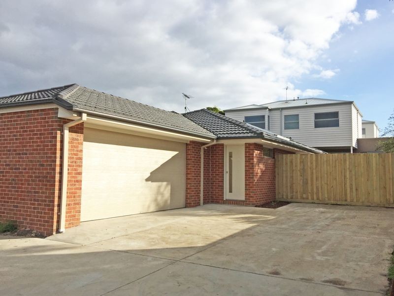 Unit 2/70 Vines Road, Hamlyn Heights VIC 3215