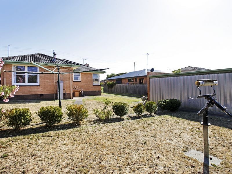 27 Porter Avenue, Highton VIC 3216