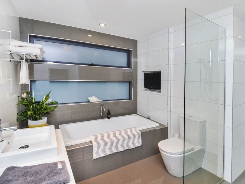 2 Leawarra Way, Clifton Springs VIC 3222