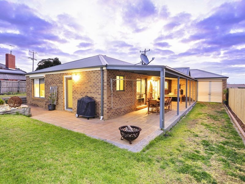 2 Leawarra Way, Clifton Springs VIC 3222