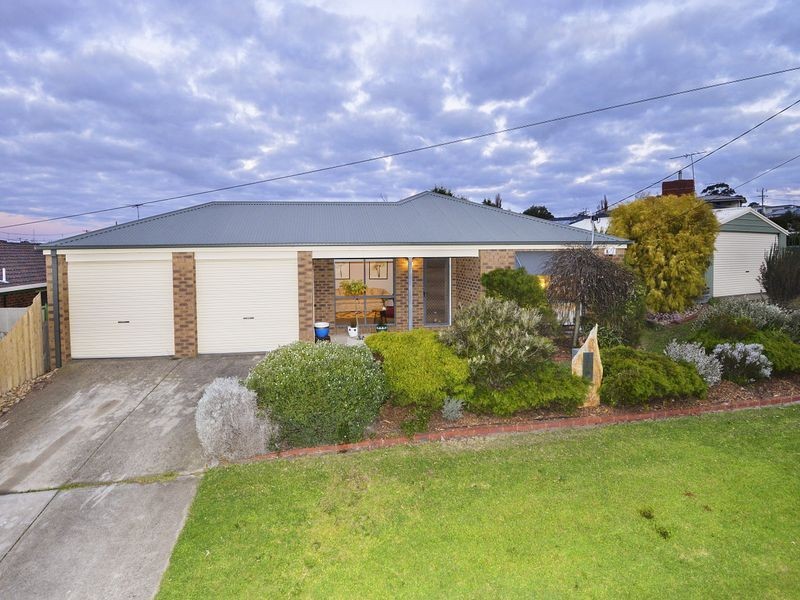 2 Leawarra Way, Clifton Springs VIC 3222