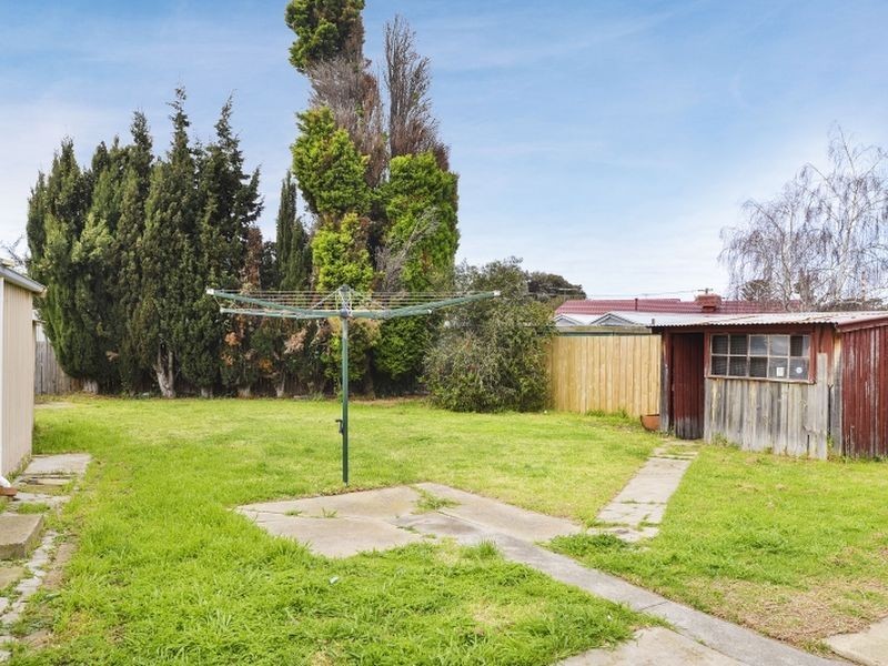 2 Gambier Grove, Corio VIC 3214