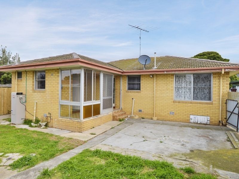 2 Gambier Grove, Corio VIC 3214