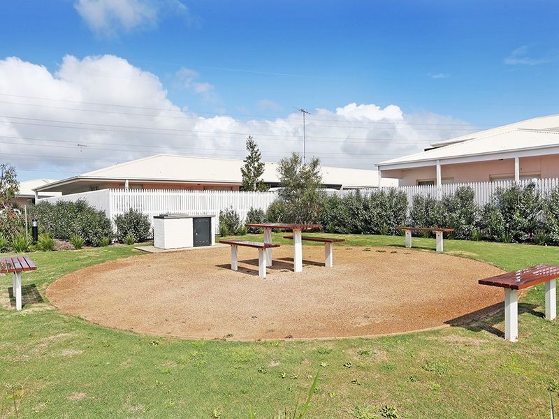 Unit 21/180 Cox Road, Lovely Banks VIC 3221