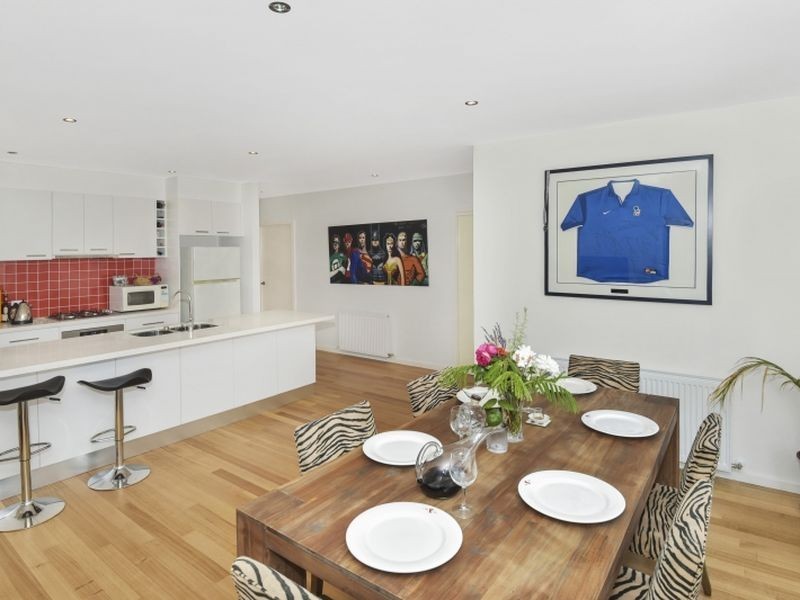 2/35 Buckingham Road, Newtown VIC 3220