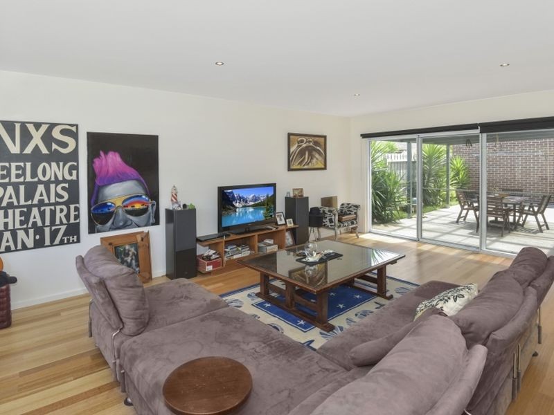 2/35 Buckingham Road, Newtown VIC 3220