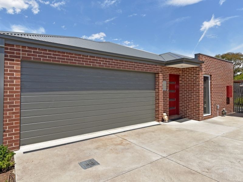 2/35 Buckingham Road, Newtown VIC 3220