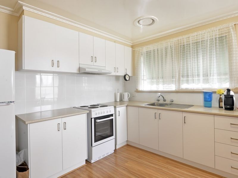 34 Colac Grove, Belmont VIC 3216